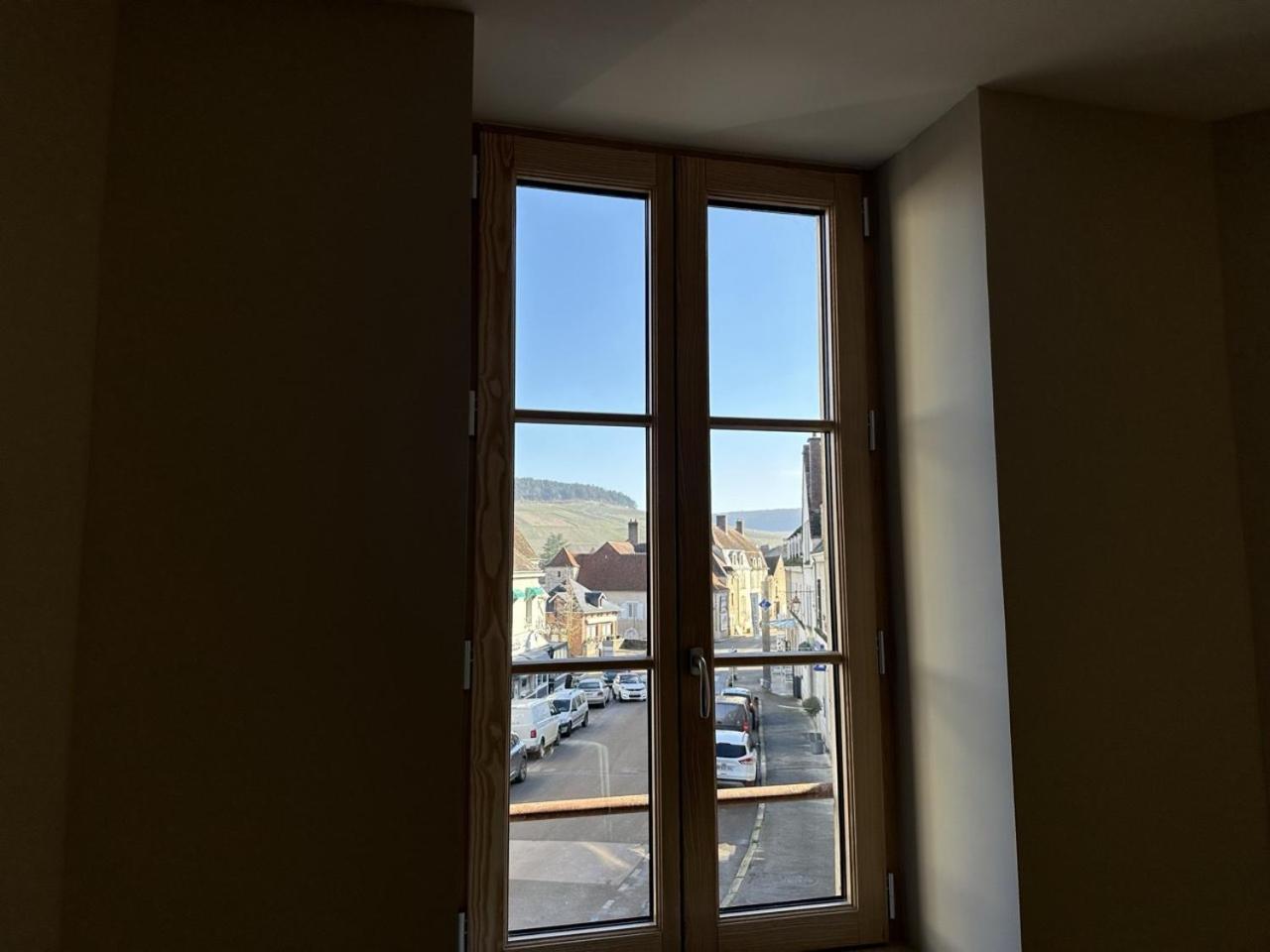 Les Suites Gueguen Chablis Room photo