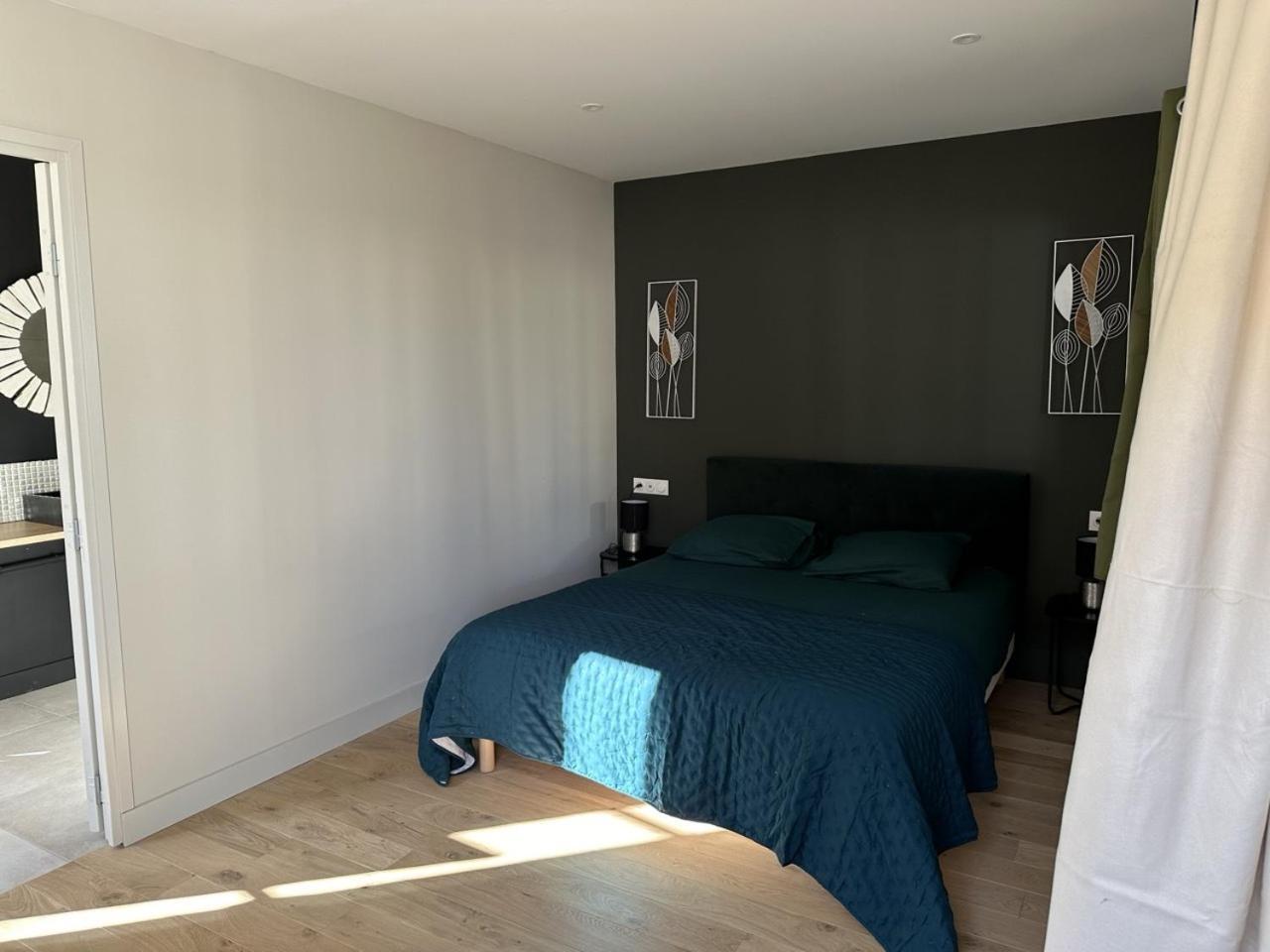 Les Suites Gueguen Chablis Room photo