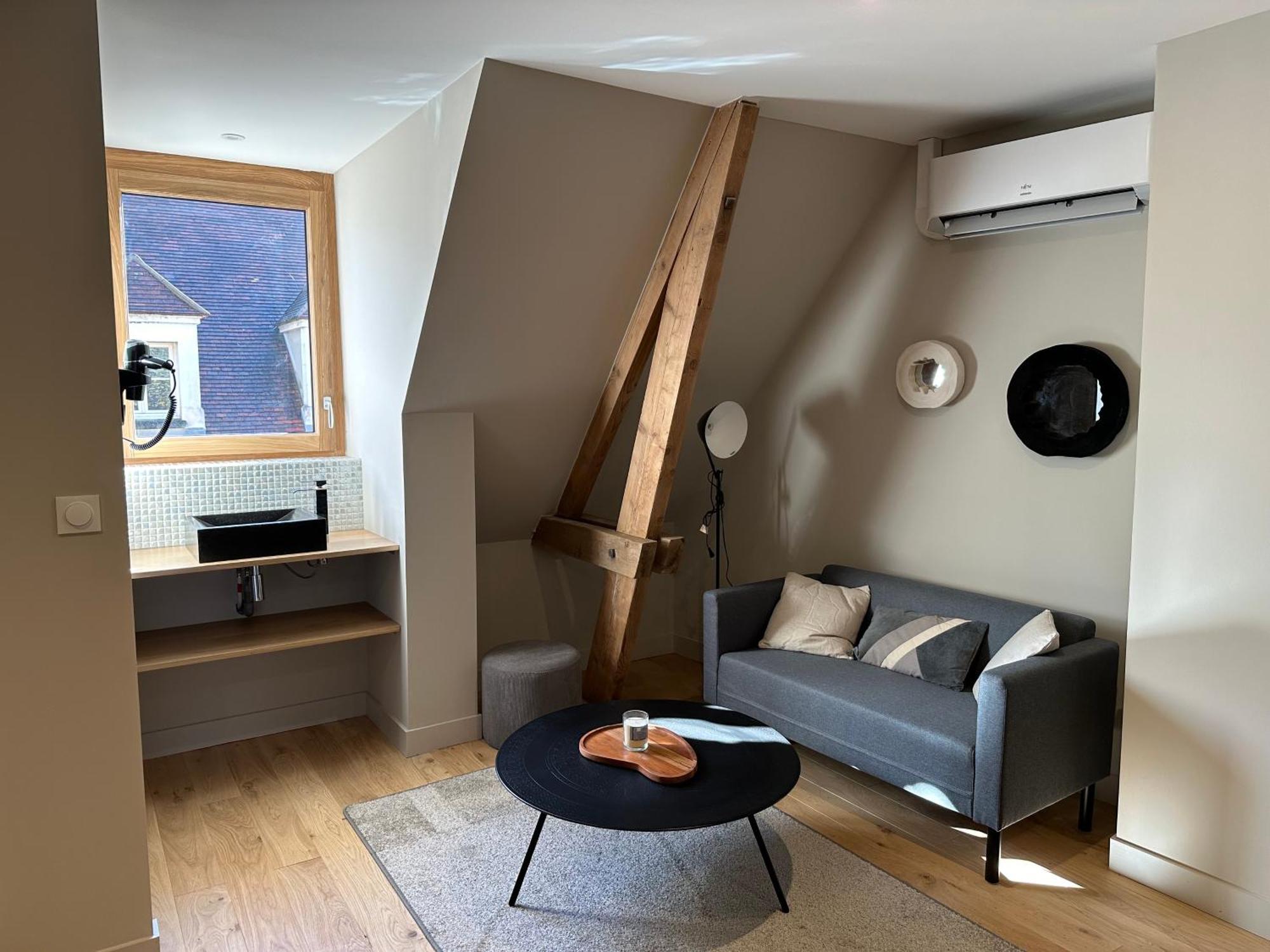 Les Suites Gueguen Chablis Exterior photo